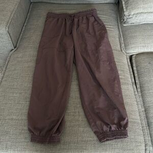 Old Navy high rise active cargo light weight pants.